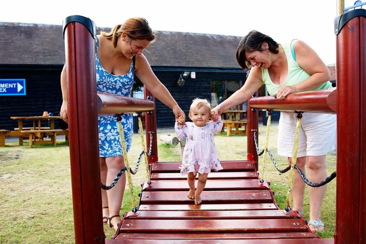 Camping Pods, Marlie Holiday Park ニュー・ロムニー エクステリア 写真